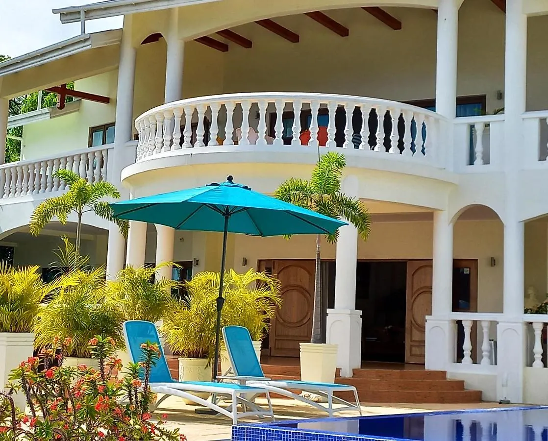 Hotel Petit Amour Villa, Seychelles Victoria